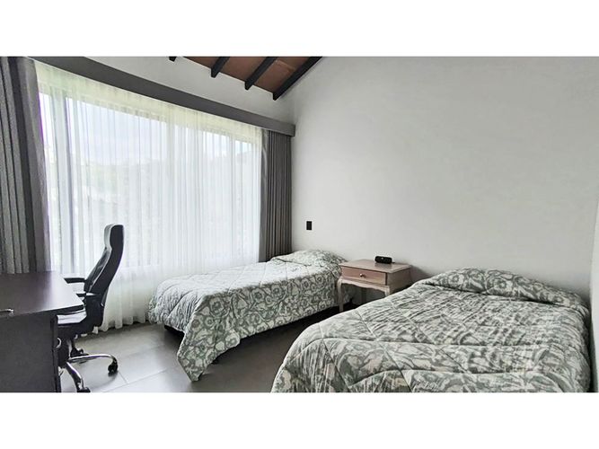 Casa de 3 alcobas en venta en El Retiro, 240 m² · foto 16 de 24