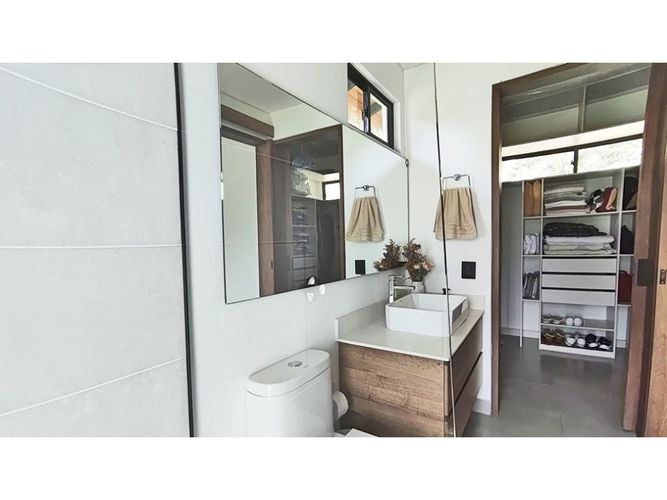 Casa de 3 alcobas en venta en El Retiro, 240 m² · foto 18 de 24