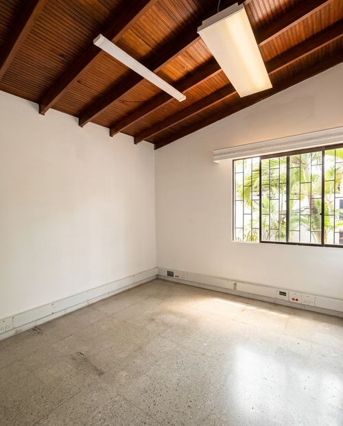 Casa de 6 alcobas en arriendo en Belen Malibu, Medellín, 300 m² · foto 8 de 23
