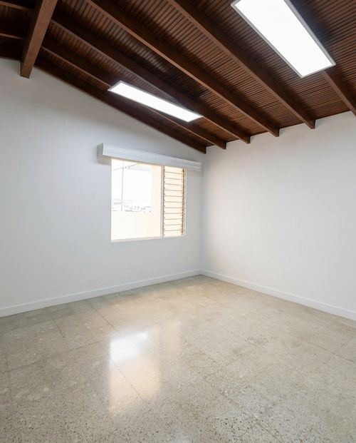 Casa de 6 alcobas en arriendo en Belen Malibu, Medellín, 300 m² · foto 17 de 23
