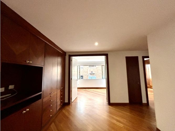 Apartamento en venta en Chicó Reservado, Bogotá · foto 18 de 24