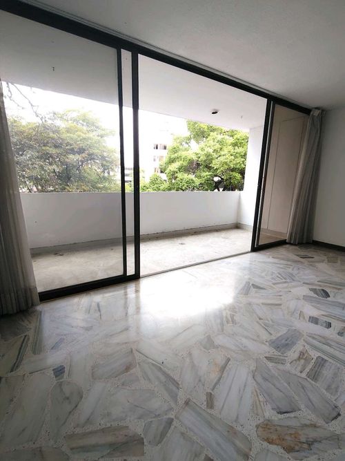 Apartamento de 4 alcobas en venta en Centenario, Cali, 180 m² · foto 2 de 17