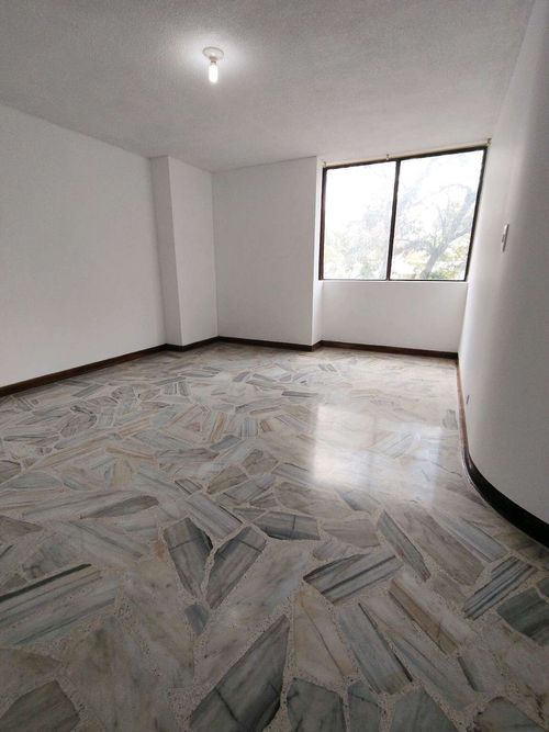 Apartamento de 4 alcobas en venta en Centenario, Cali, 180 m² · foto 4 de 17