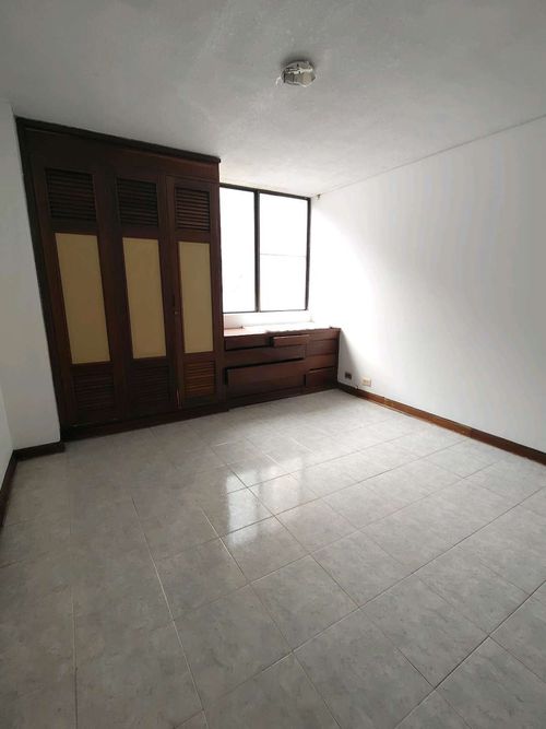 Apartamento de 4 alcobas en venta en Centenario, Cali, 180 m² · foto 8 de 17