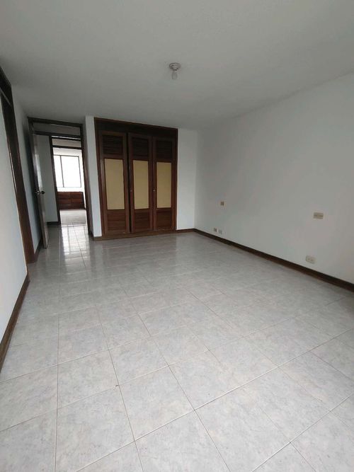Apartamento de 4 alcobas en venta en Centenario, Cali, 180 m² · foto 9 de 17
