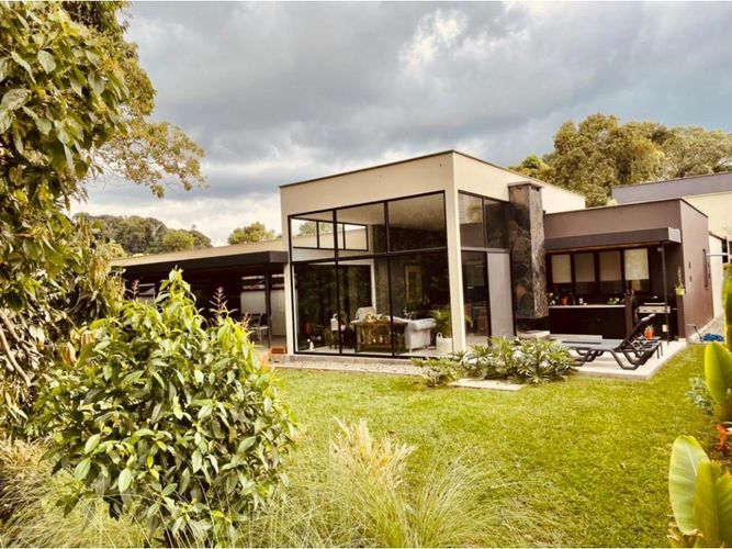 Casa de 4 alcobas en venta en San Jose, Armenia, 500 m² · foto 3 de 23