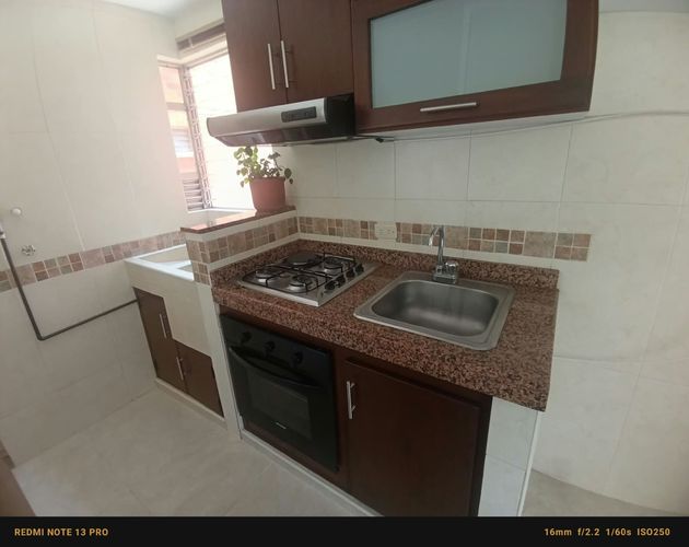 Apartamento de 2 alcobas en venta en Cañaverales, Cali, 60 m² · foto 2 de 24