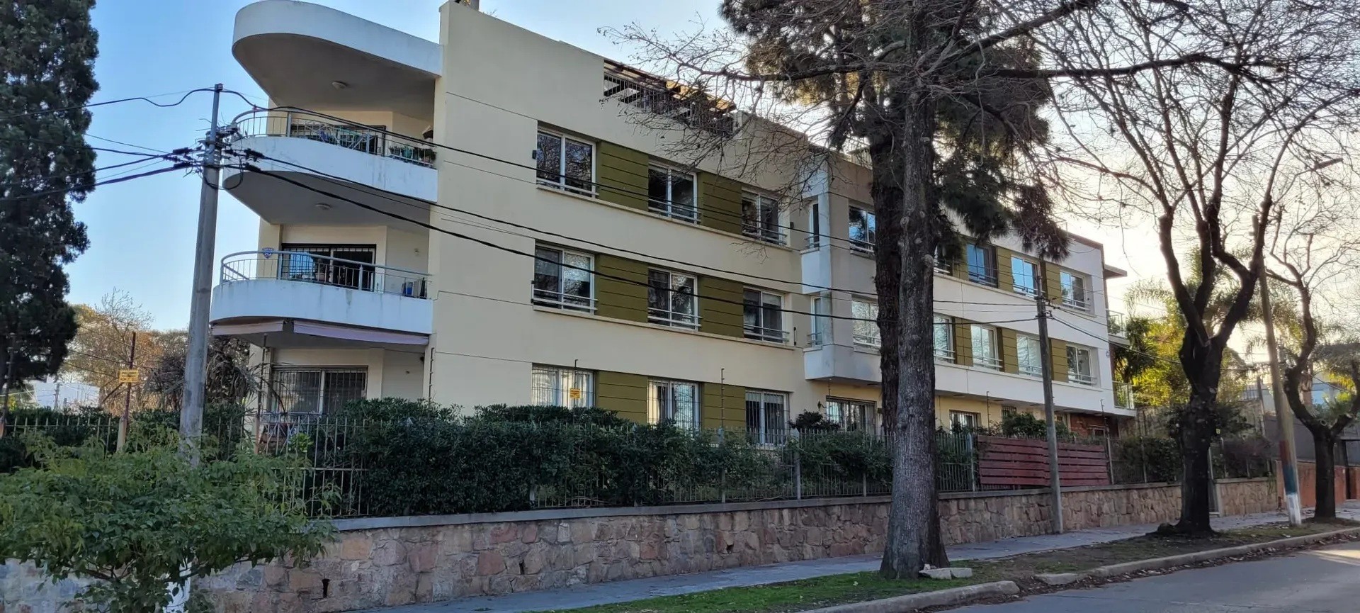 ALQUILER EN MALVIN DE 1 DORMITORIO, PISO 1 AL FRENTE, AIRE Y CALEFACCION, PORTERIA · Foto 11