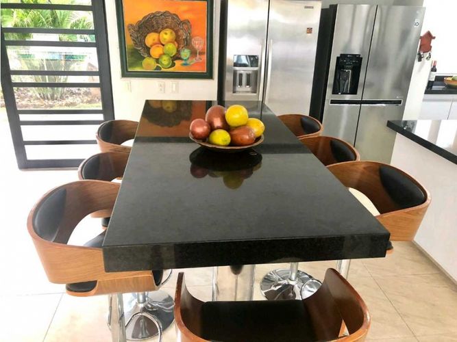 Casa de 4 alcobas en venta en Br. La Vitrina, Girardot, 330 m² · foto 6 de 23