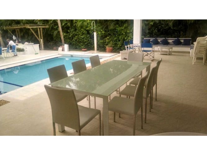 Casa de 4 alcobas en venta en Br. La Vitrina, Girardot, 330 m² · foto 9 de 23