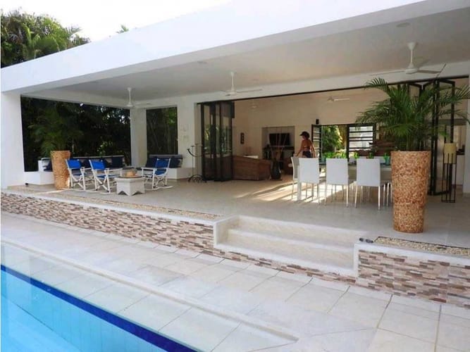 Casa de 4 alcobas en venta en Br. La Vitrina, Girardot, 330 m² · foto 15 de 23