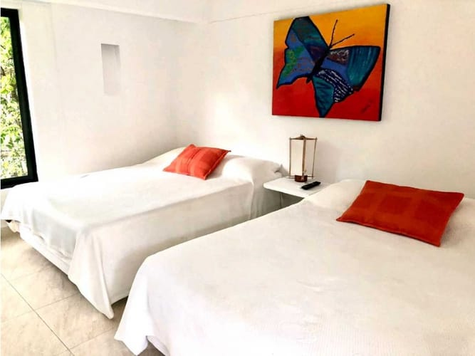 Casa de 4 alcobas en venta en Br. La Vitrina, Girardot, 330 m² · foto 16 de 23