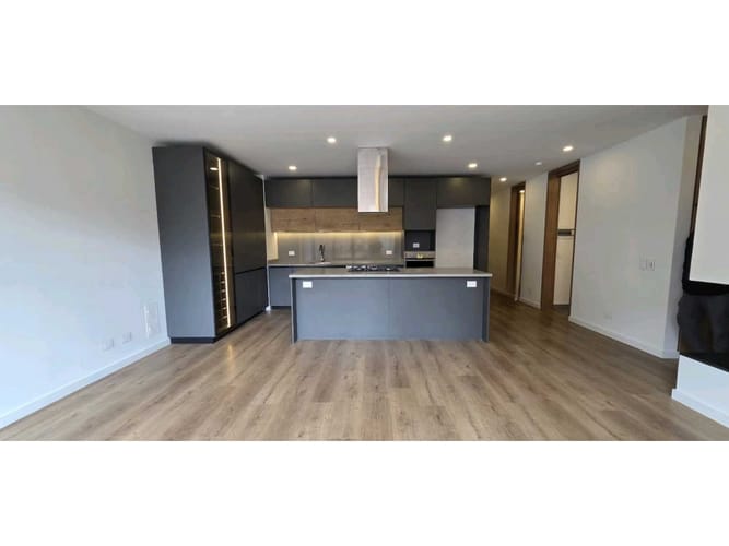 Apartamento de 3 alcobas en venta en Chicó Navarra, Bogotá, 150 m² · foto 4 de 22