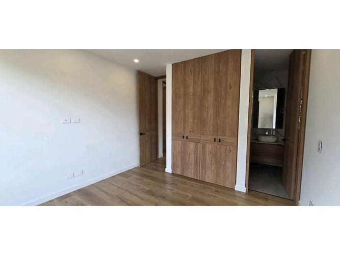 Apartamento de 3 alcobas en venta en Chicó Navarra, Bogotá, 150 m² · foto 13 de 22