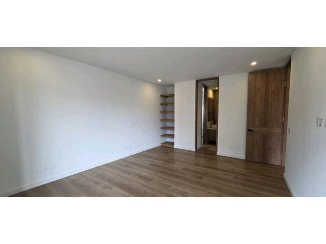 Apartamento de 3 alcobas en venta en Chicó Navarra, Bogotá, 150 m² · foto 16 de 22