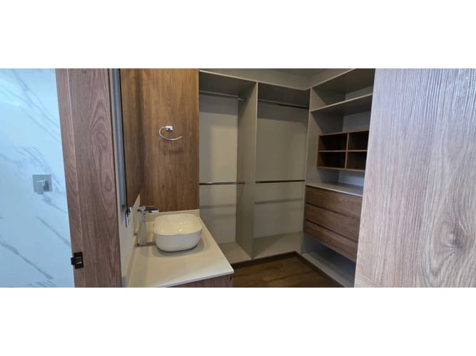 Apartamento de 3 alcobas en venta en Chicó Navarra, Bogotá, 150 m² · foto 20 de 22