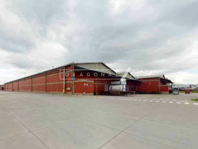 Bodega en arriendo en San Pedro, Madrid, 3750 m² · foto 2 de 18