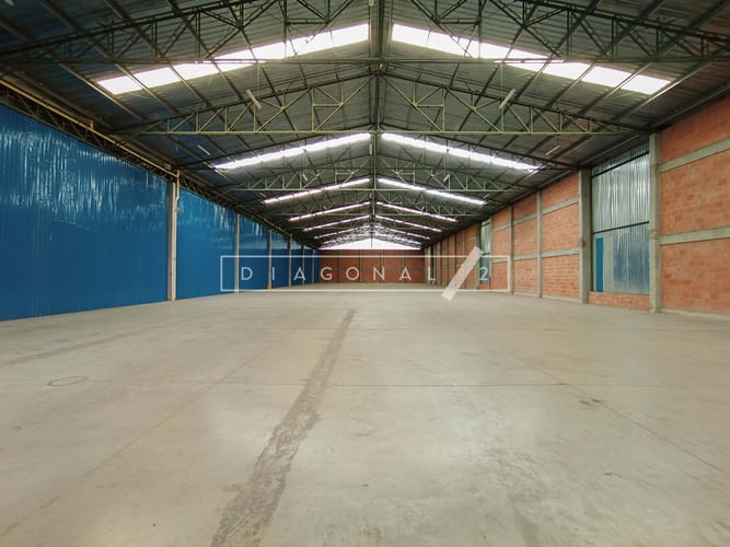 Bodega en arriendo en San Pedro, Madrid, 3750 m² · foto 11 de 18
