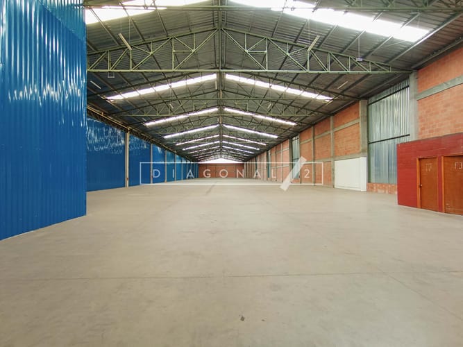 Bodega en arriendo en San Pedro, Madrid, 3750 m² · foto 18 de 18