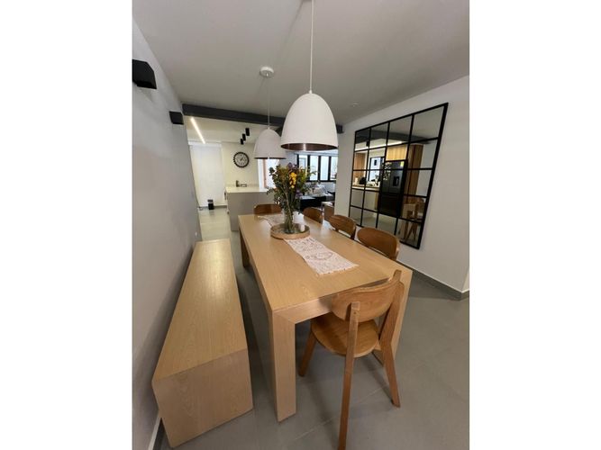Casa de 3 alcobas en venta en Laureles Nogal, Medellín, 192 m² · foto 2 de 17