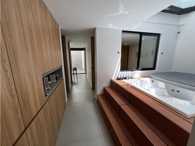 Casa de 3 alcobas en venta en Laureles Nogal, Medellín, 192 m² · foto 4 de 17