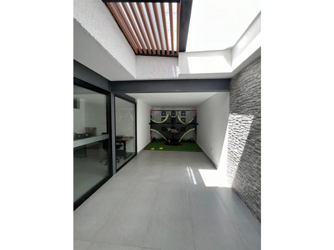 Casa de 3 alcobas en venta en Laureles Nogal, Medellín, 192 m² · foto 9 de 17