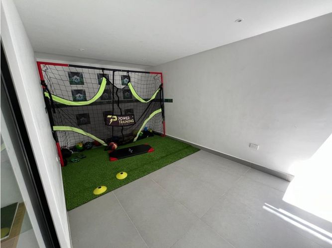 Casa de 3 alcobas en venta en Laureles Nogal, Medellín, 192 m² · foto 10 de 17