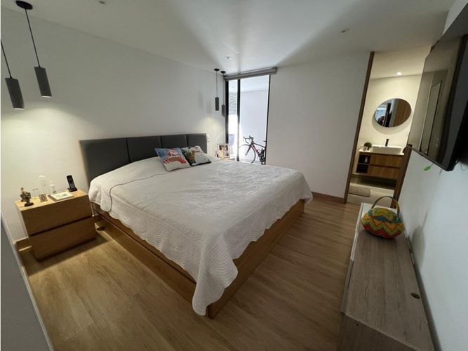 Casa de 3 alcobas en venta en Laureles Nogal, Medellín, 192 m² · foto 13 de 17
