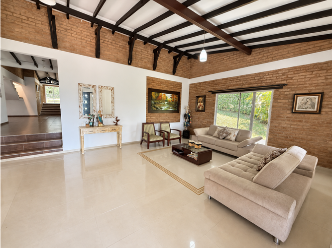 Casa de 3 alcobas en venta en Alfaguara, Jamundí, 450 m² · foto 2 de 24