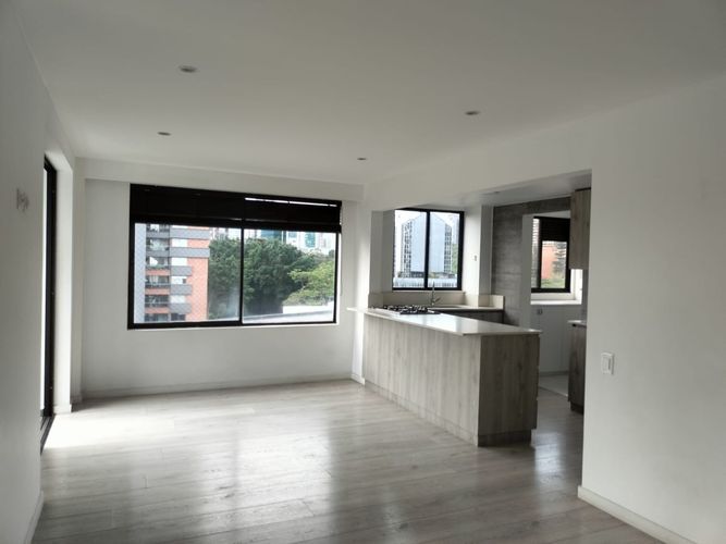 Apartamento de 3 alcobas en arriendo en El Poblado, Medellín, 109 m² · foto 2 de 13