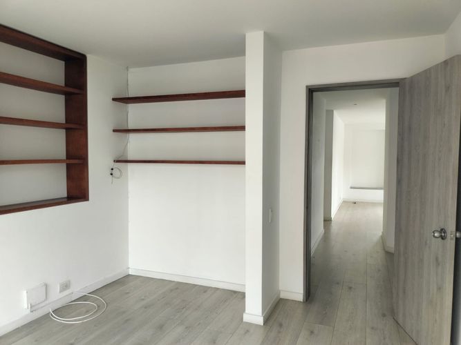 Apartamento de 3 alcobas en arriendo en El Poblado, Medellín, 109 m² · foto 11 de 13