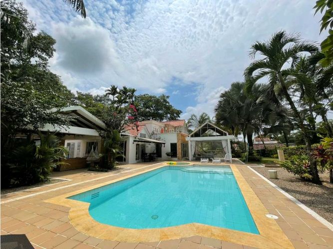 Finca en venta en Los Medios, Villavicencio, 455 m² · foto 2 de 24