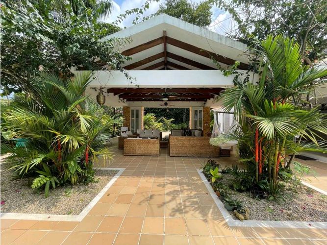 Finca en venta en Los Medios, Villavicencio, 455 m² · foto 3 de 24