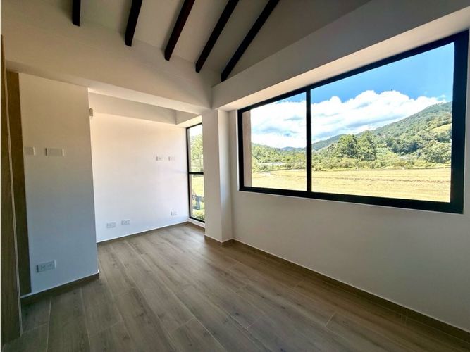 Casa de 3 alcobas en venta en Pantanillo, El Retiro, 183 m² · foto 23 de 24