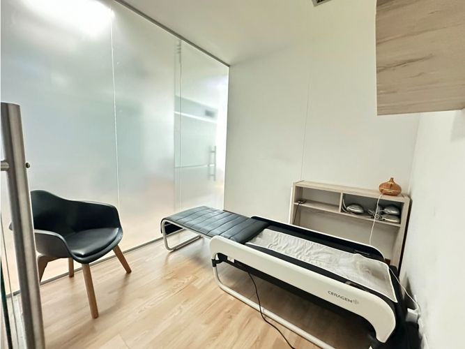 Oficina en venta en Milla De Oro, Medellín, 82 m² · foto 2 de 12
