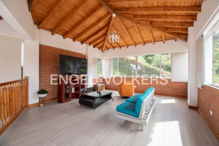 Casa de 4 alcobas en venta en Mampuesto, Rionegro, 361 m² · foto 11 de 16