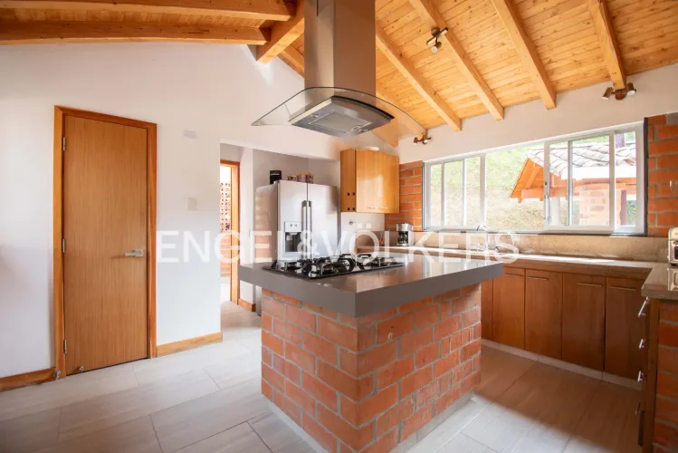 Casa de 4 alcobas en venta en Mampuesto, Rionegro, 361 m² · foto 5 de 16