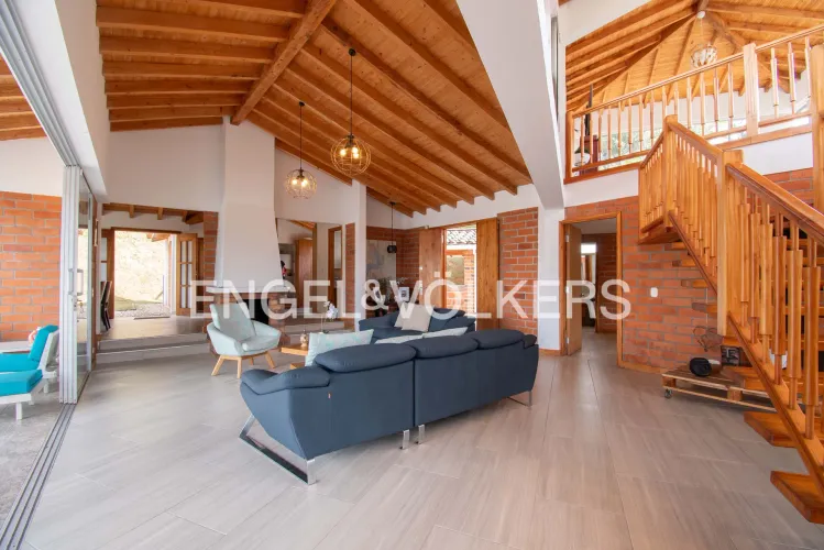 Casa de 4 alcobas en venta en Mampuesto, Rionegro, 361 m² · foto 2 de 16