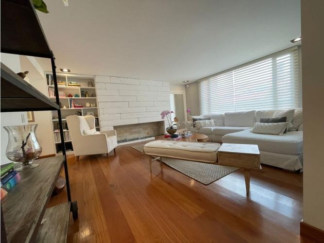 Casa de 3 alcobas en venta en Santa Ana Oriental, Bogotá, 323 m² · foto 2 de 17
