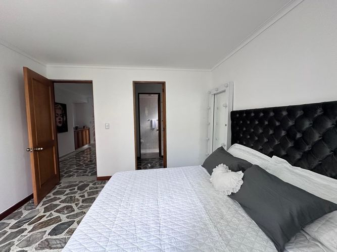 Apartamento de 3 alcobas en arriendo en El Poblado, Medellín, 142 m² · foto 15 de 19