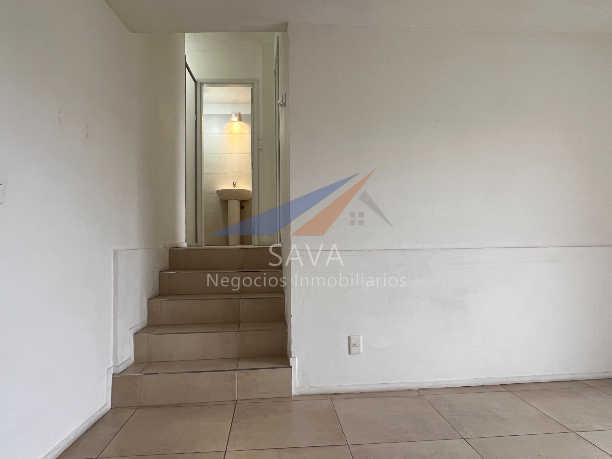 Alquiler Apartamento 1 Dormitorio en Mercado Modelo! Balcón al Frente. · Foto 11