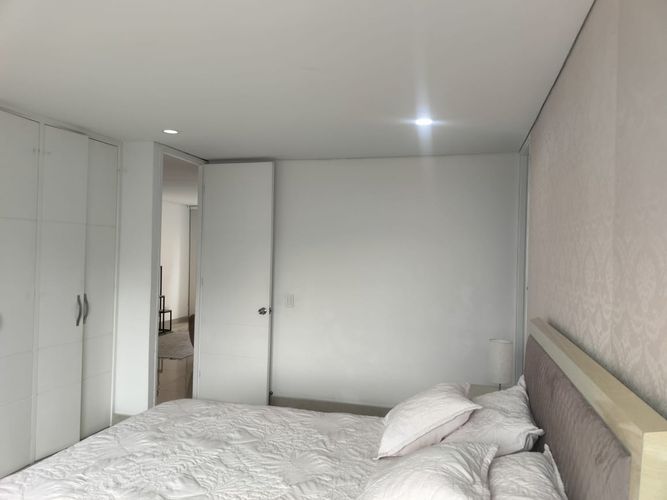 Apartamento de 2 alcobas en arriendo en El Poblado, Medellín, 130 m² · foto 9 de 16