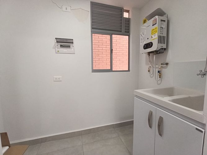 Apartamento de 2 alcobas en arriendo en Las Lomitas, Sabaneta, 76 m² · foto 6 de 17