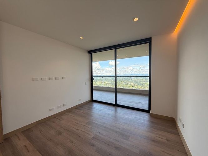 Casa de 3 alcobas en venta en El Porvenir, Rionegro, 328 m² · foto 13 de 17