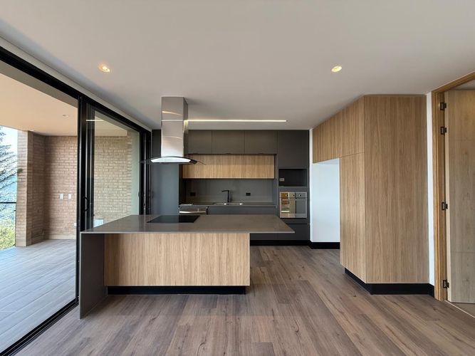 Casa de 3 alcobas en venta en El Porvenir, Rionegro, 328 m² · foto 4 de 17