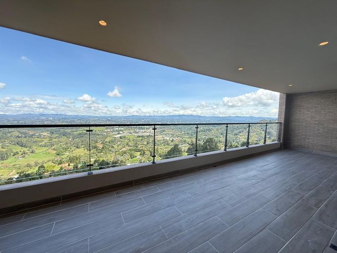 Casa de 3 alcobas en venta en El Porvenir, Rionegro, 328 m² · foto 16 de 17