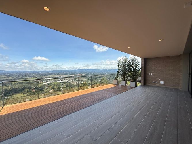 Casa de 3 alcobas en venta en El Porvenir, Rionegro, 328 m² · foto 17 de 17