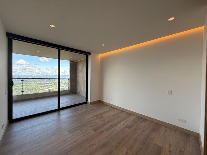 Casa de 3 alcobas en venta en El Porvenir, Rionegro, 328 m² · foto 10 de 17