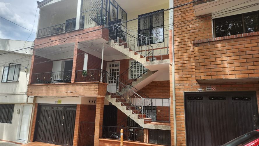 Casa de 4 alcobas en venta en La Magnolia, Envigado, 112 m² · foto 2 de 24