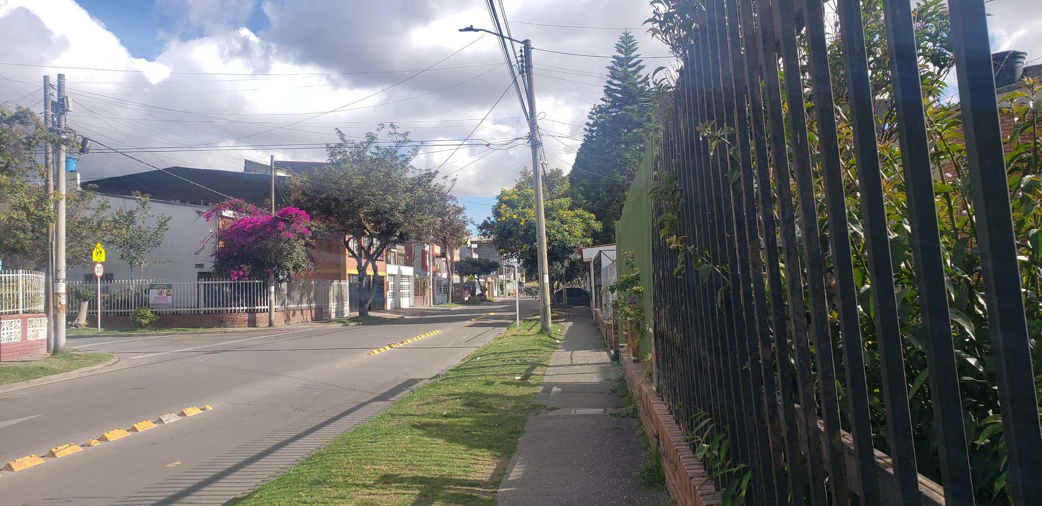 Casa en venta en Las Americas, Bogotá · foto 2 de 24
